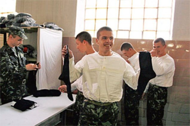 Рада заставит армию маршировать по-украински