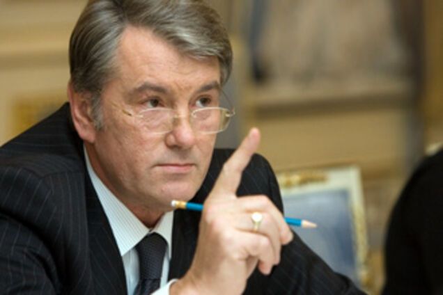 Ющенко требует от Тимошенко послушания