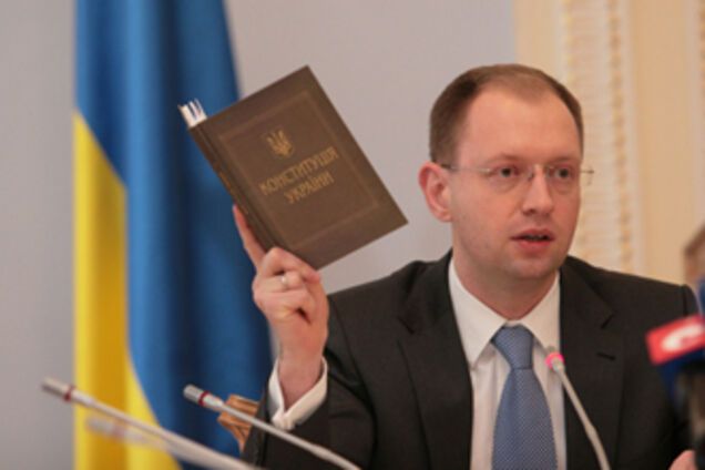 Яценюк уверен, что диктатура Украине не угрожает