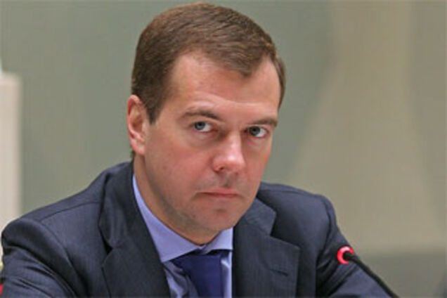 Медведев: в России людям нечего делать