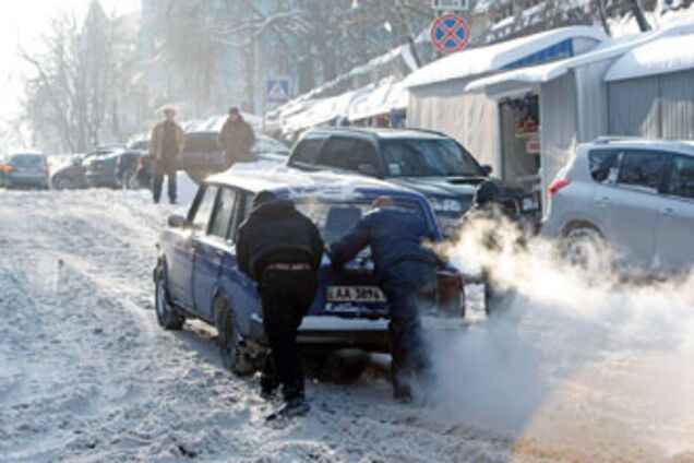 Киев в снежной западне, транспорт не ходит (ФОТО ЭКСКЛЮЗИВ)