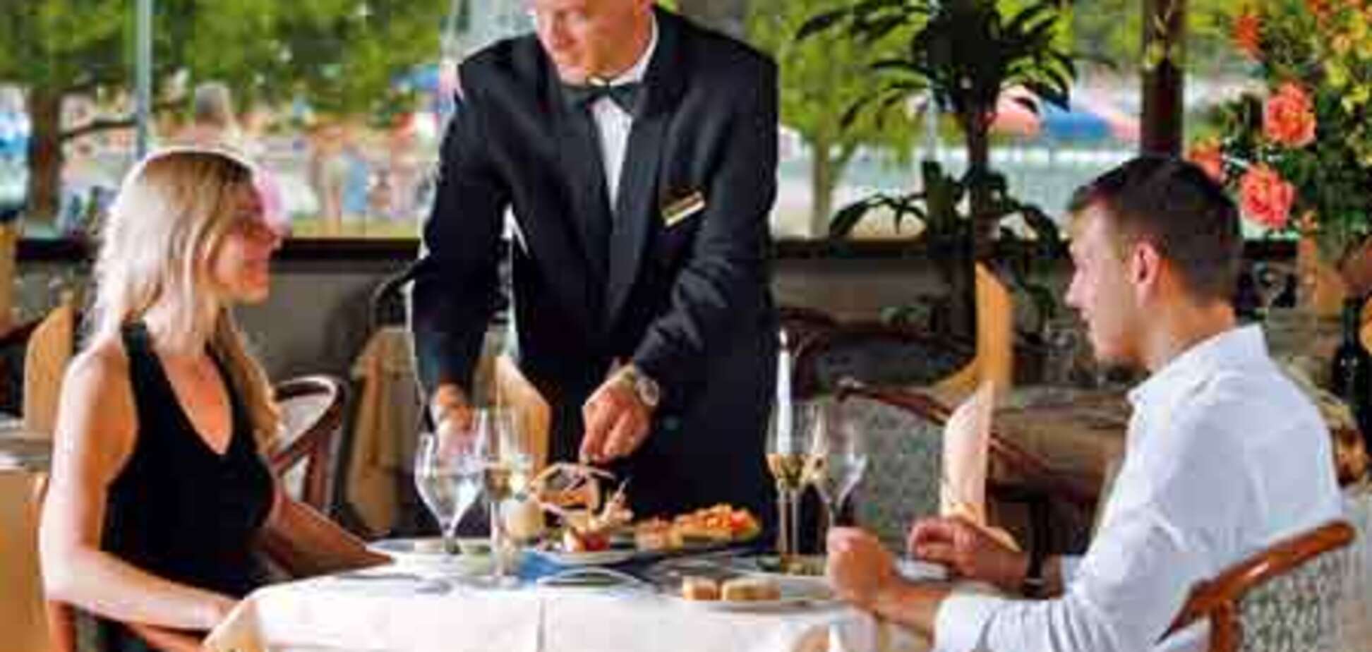 Народ перестал платить в ресторанах