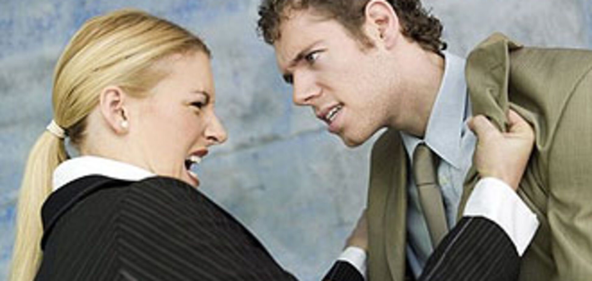 Каждого третьего мужчину избивает и насилует жена