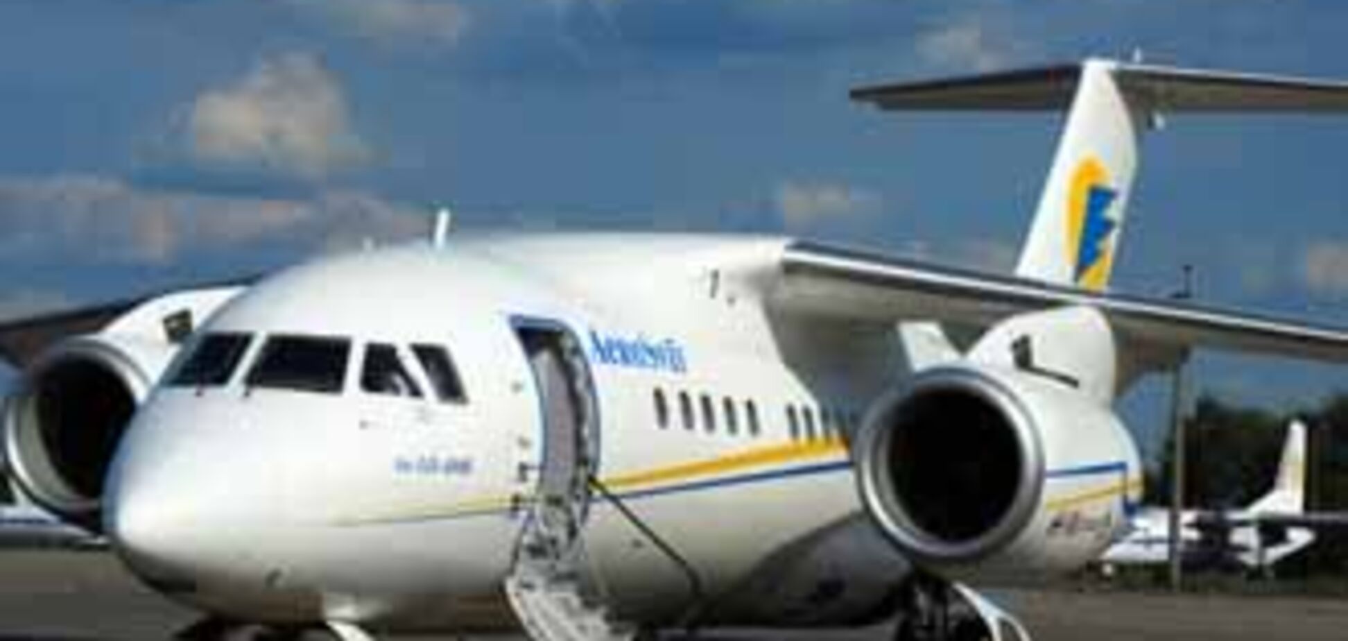 Україна продасть 9 літаків