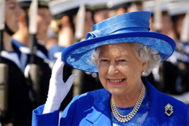 Королева поскаржилася редакторам газет на папарацци