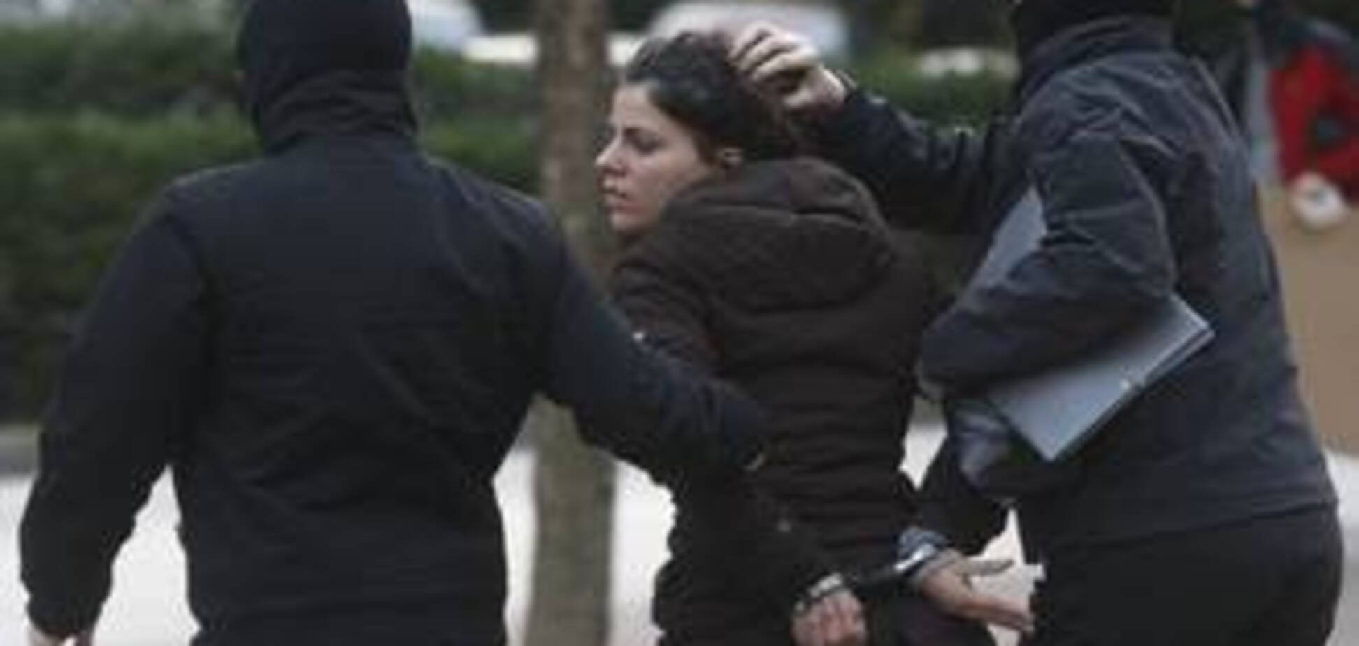 Біля будівлі парламенту зібралися п'ять тисяч демонстрантів