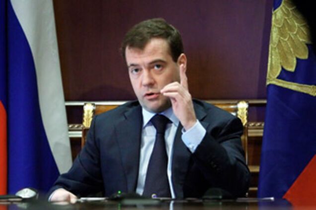 Медведев пообещал Украине, что больно не будет