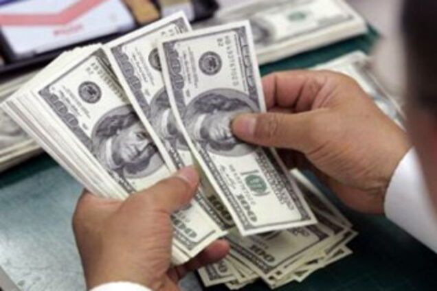 Доллар укрепился на межбанке и в обменниках