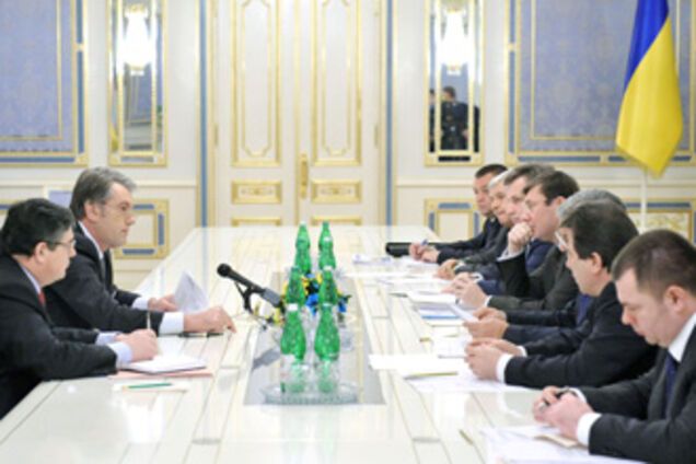 Ющенко требует сменить руководство МВД