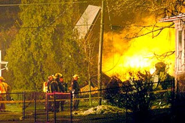 Літак врізався в житловий будинок. 49 загиблих