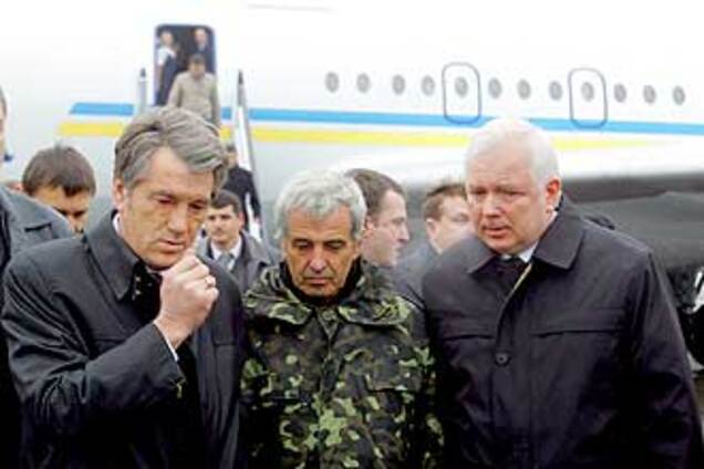 Президент зустрів екіпаж 'Фаїни' у Борисполі