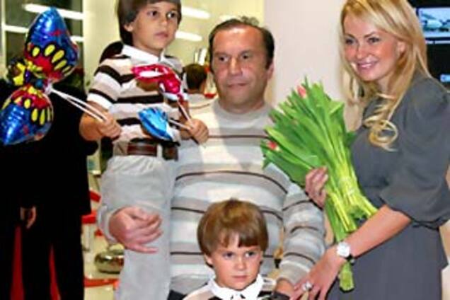 Дітей Рудковської оголосили в розшук