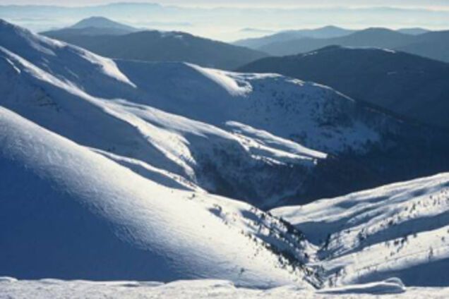 Знайшлися туристи, що потрапили під лавину на Закарпатті