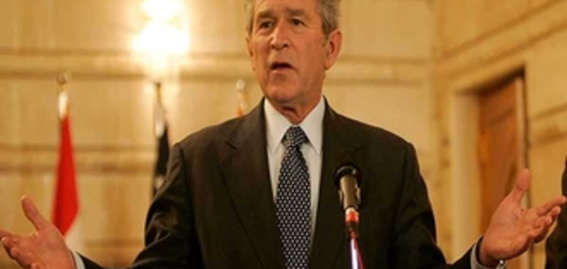 Герою-черевикометальником в Буша загрожує 15 років в'язниці