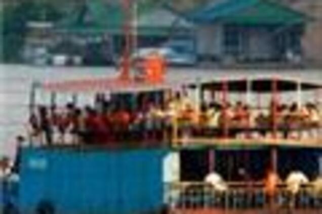 Рятувальники виявили тіла 27 загиблих при катастрофі порома