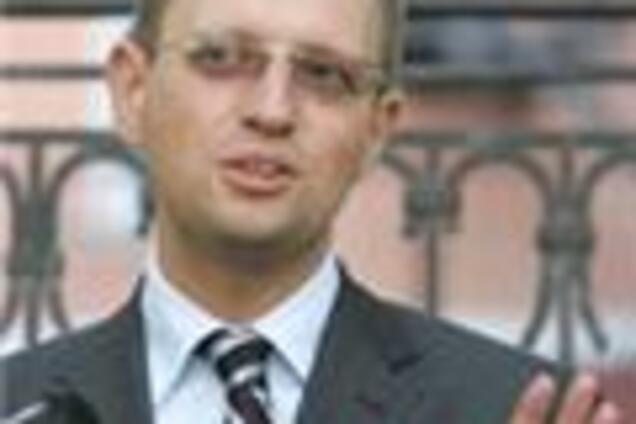 Перевыборы Рады неконституционны, уверяет Яценюк