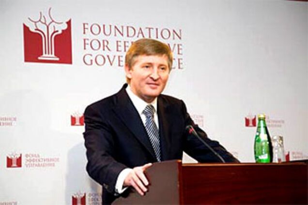 Ахметов нагодував американських сенаторів