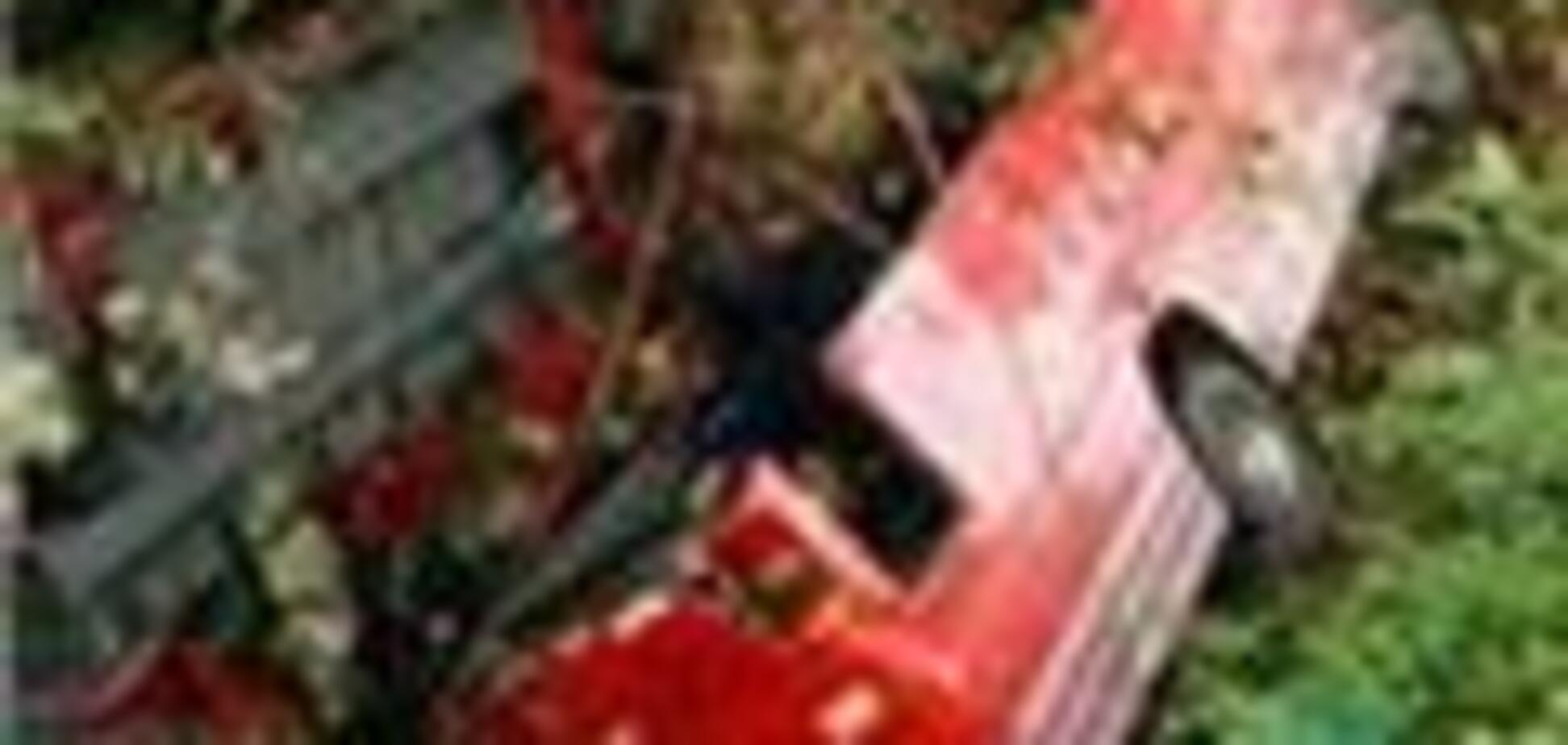 В Колумбии автобус упал в 120-метровую пропасть