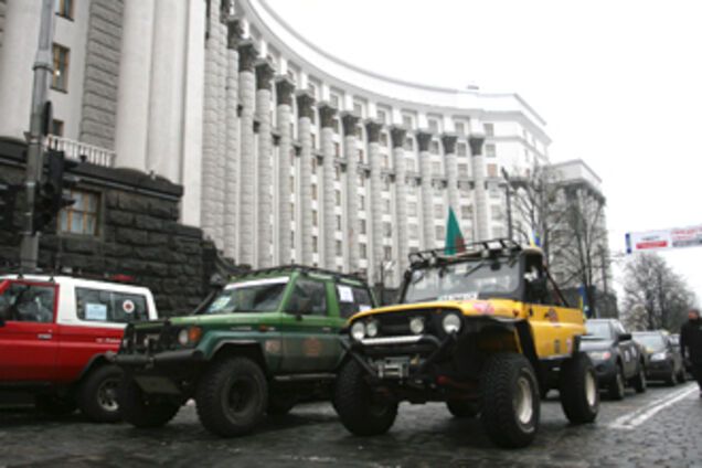 Автомобилисты перекрыли центр Киева