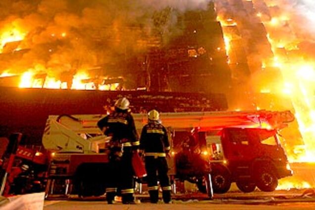 Семеро людей постраждали при пожежі в Пекіні, троє в комі