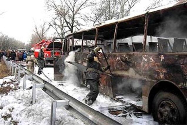 Гаишников обвиняют в пожаре автобуса