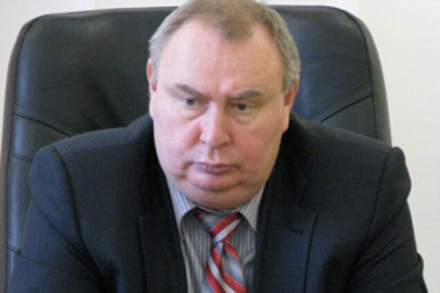 Мэр Симферополя проводит заседание с яйцами на голове