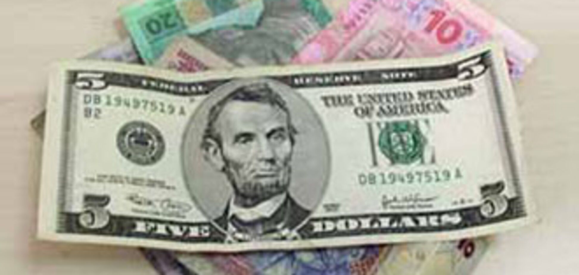 Межбанковский доллар вновь тяжелеет