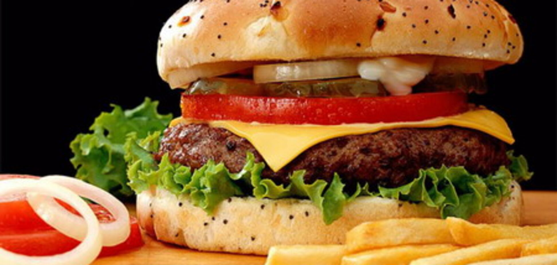 В 'McDonald`s' чизбургер по новой цене