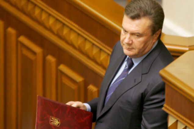 Янукович гордится своей сильной вертикалью