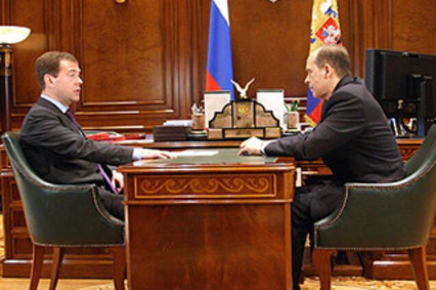 Медведев завершает войну в Чечне