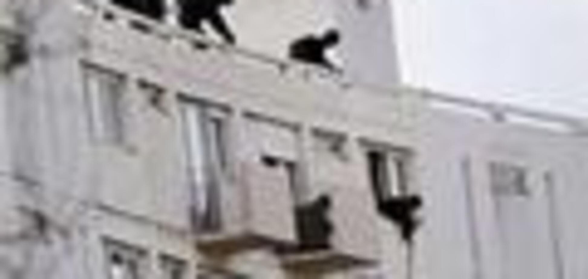 Парижанин открыл стрельбу по прохожим