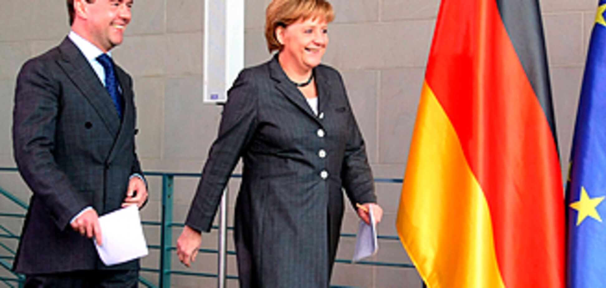 Медведєв поскаржився Меркель на газовий свавілля України