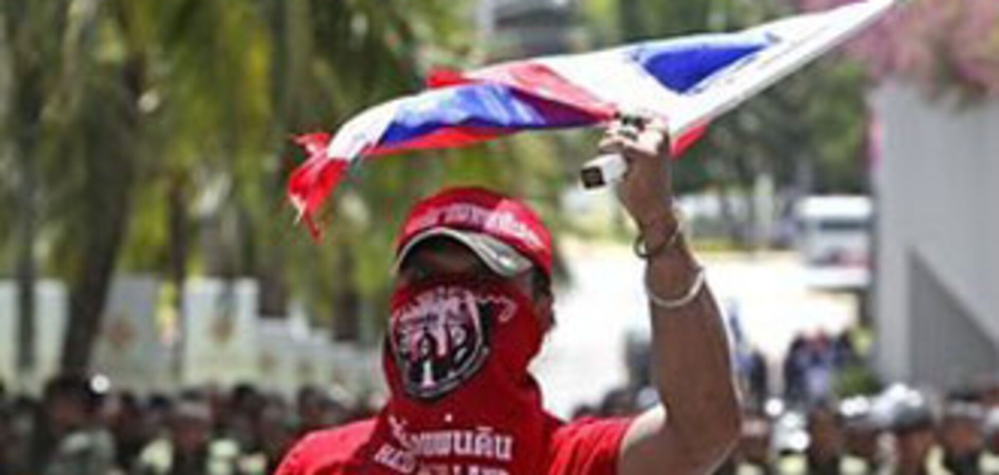 Таиландская оппозиция двинулась штурмом на Бангкок