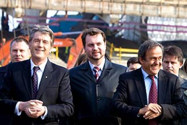 Ревизоры Ющенко и Платини посетили 'Олимпийский'