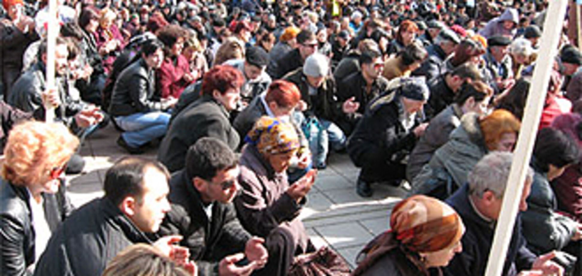 Тимошенко отправила министра общаться с митингующими