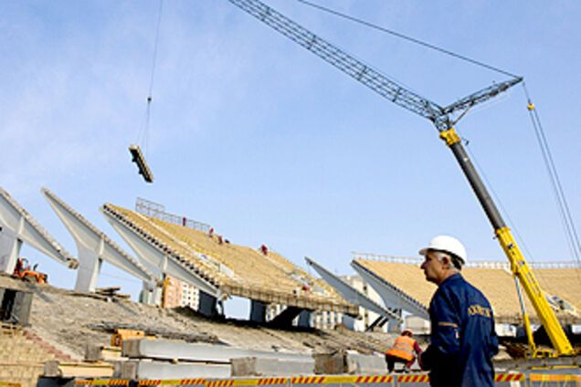 Платини: без стадиона в Киеве не будет Евро
