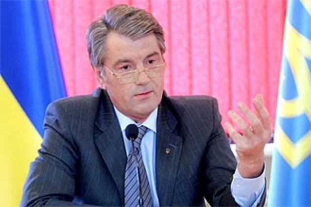 Ющенко приказал Кабмину сократить количество замов 