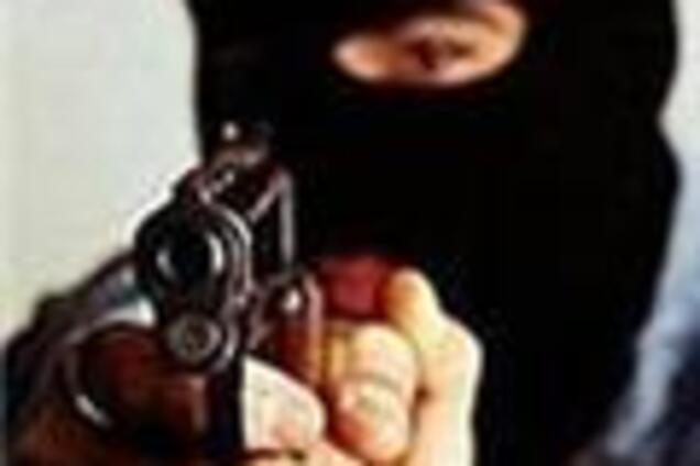 13-летний подросток с пистолетом ограбил банк