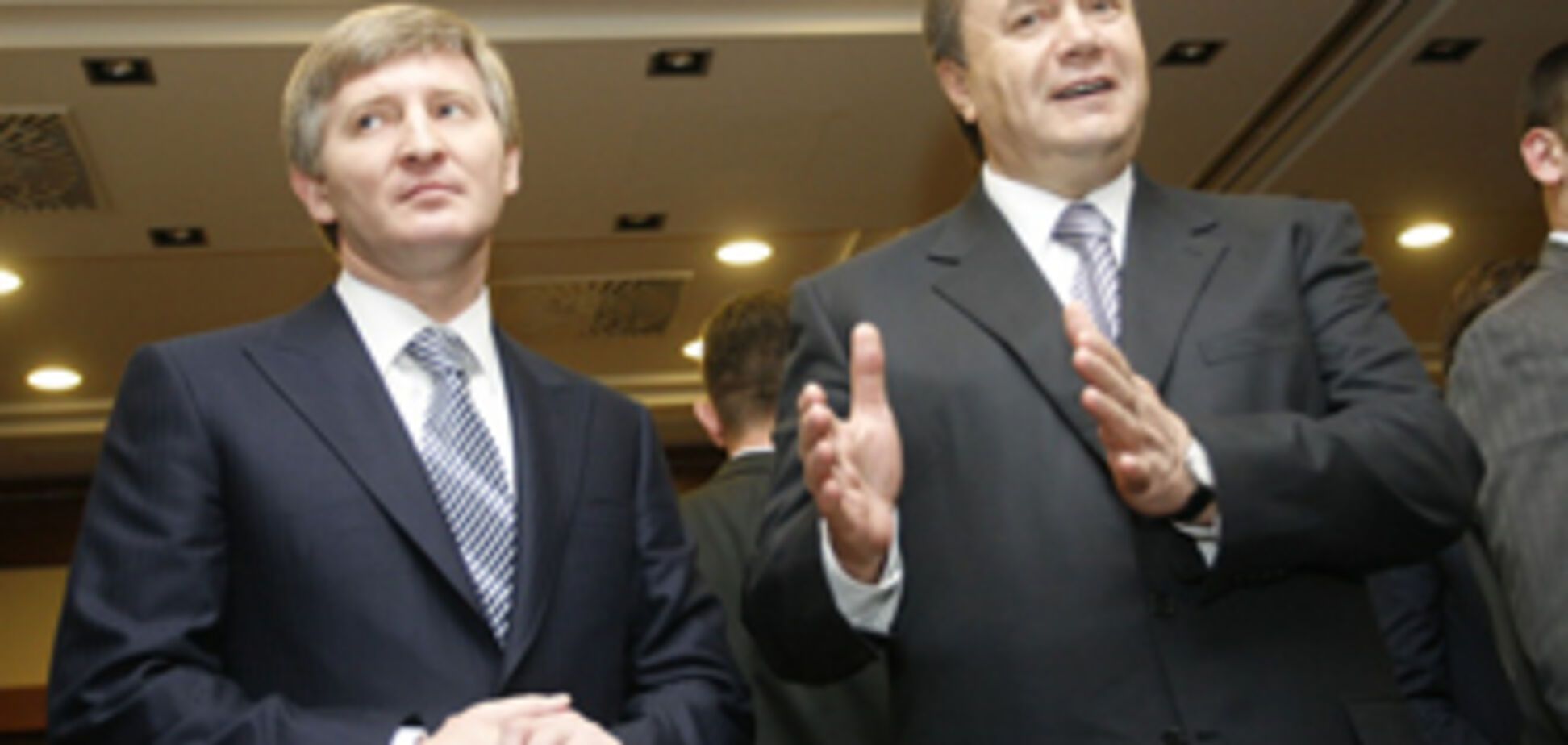 Янукович відчайдушно вірить у дружбу з Ахметовим