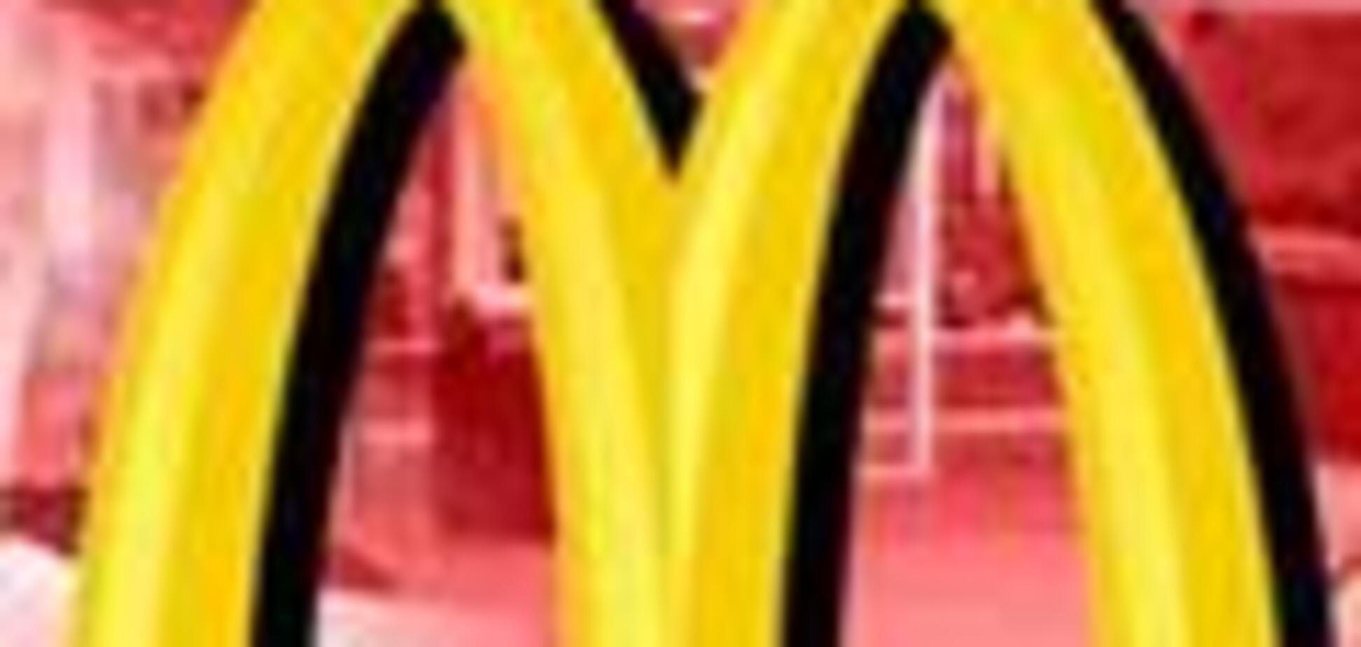 Огромная вывеска McDonald's рухнула на людей в США
