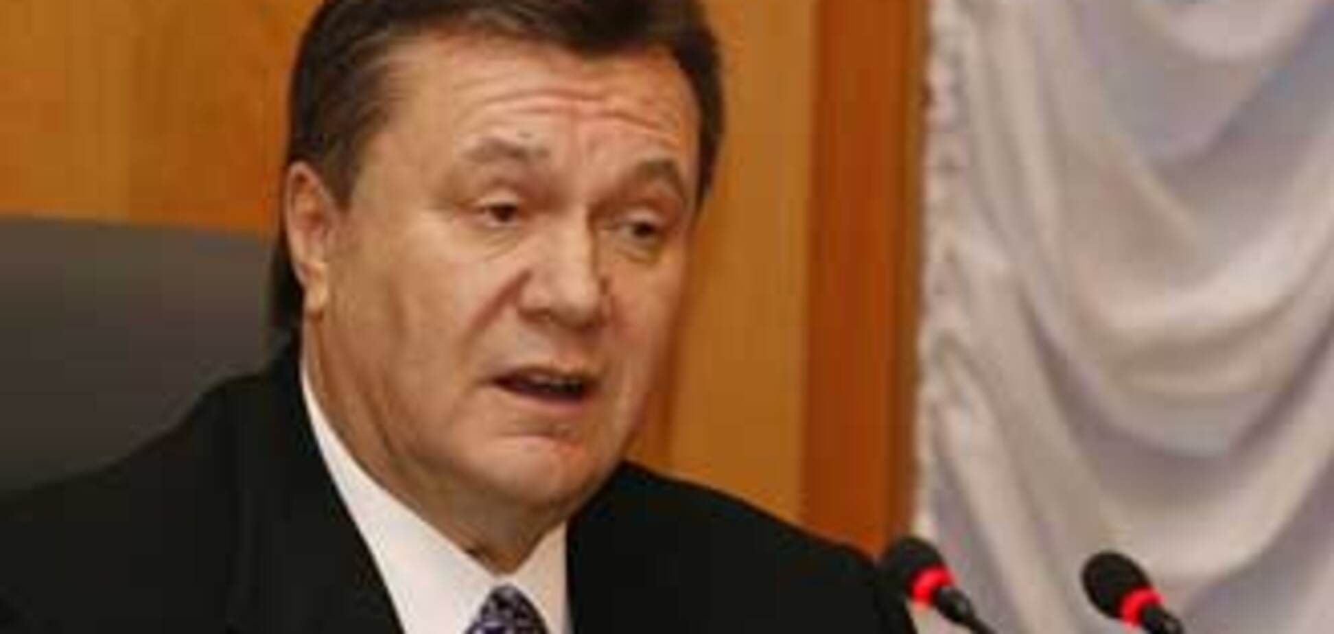 Янукович мужественно выдержал пост и мешать церкви не будет