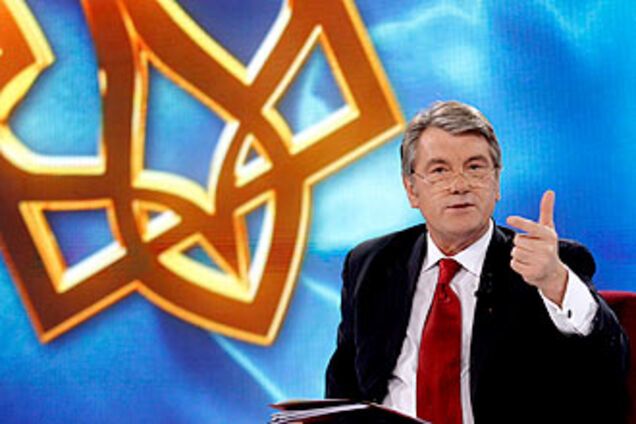 Ющенко настаивает на 'ритмичной работе' власти