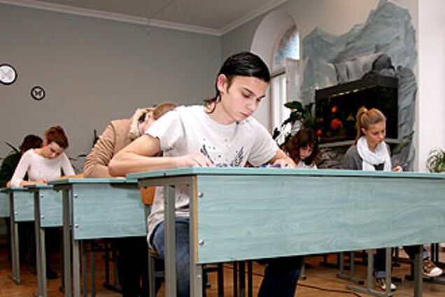 Випускники вже передумують вступати до вузів