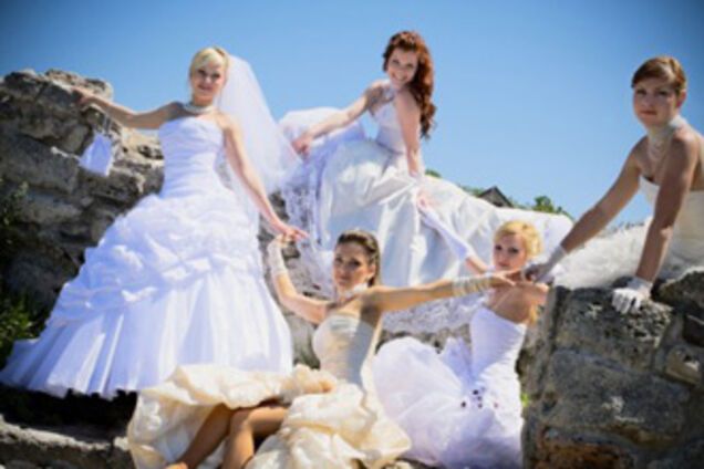 У Севастополі влаштують не військовий парад, а парад наречених