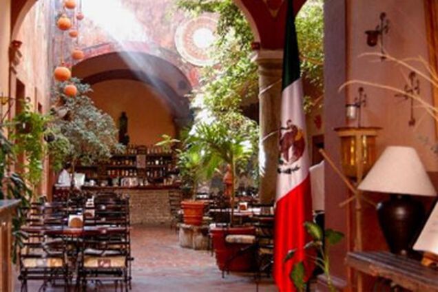 В Мехико закрываются кафе и рестораны