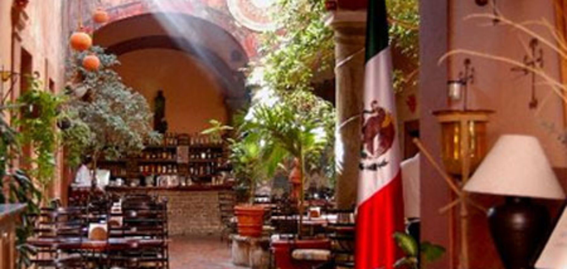 В Мехико закрываются кафе и рестораны
