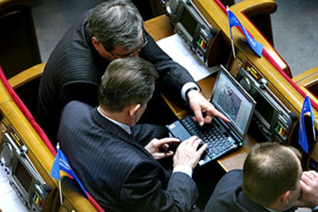 Предлагать премьера может лишь коалиция. Раду не распустят