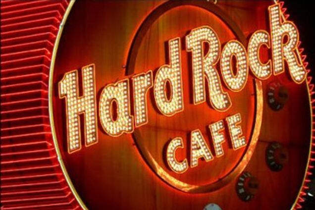 В Праге открылось крупнейшее заведение сети Hard Rock Cafe