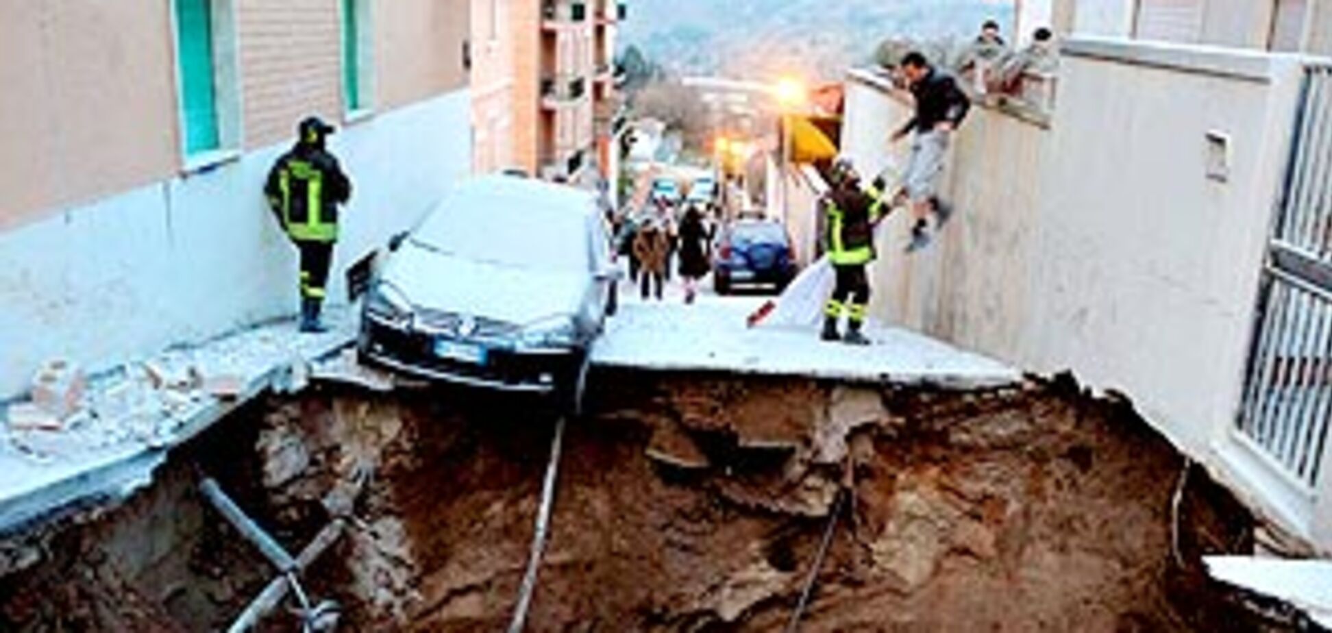 Число жертв землетрусу в Італії зросла до 207