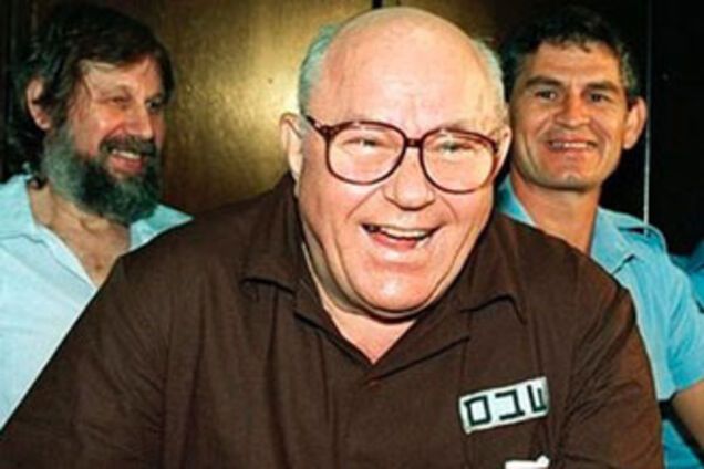 Нацисту разрешили остаться в США